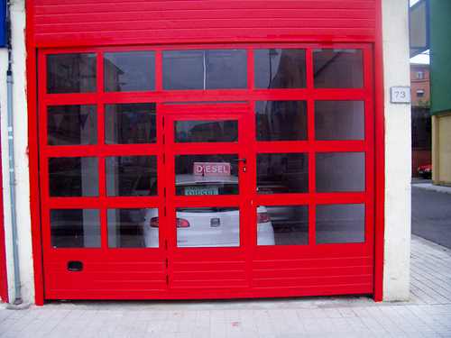 montaje e instalación de puertas industriales